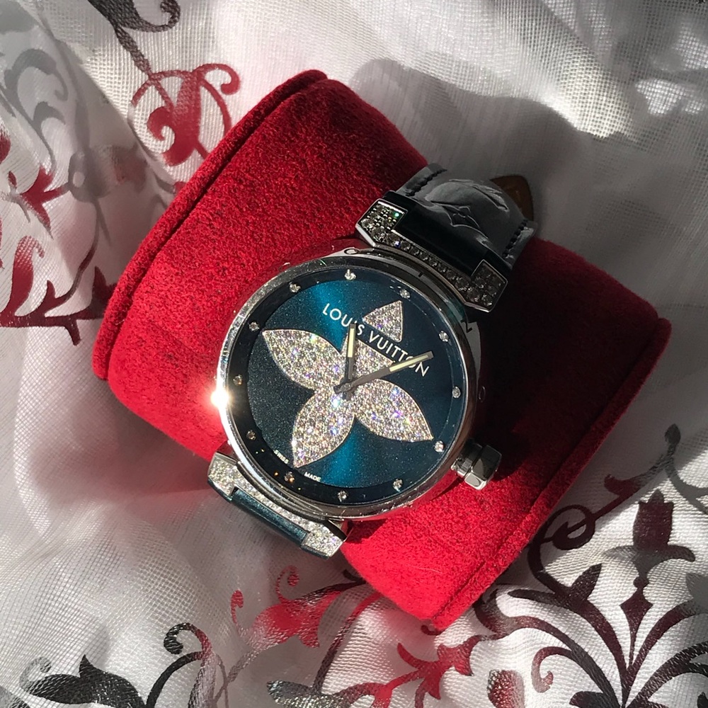 🚫Reserved🚫💯 Authentic Louis Vuitton Watch